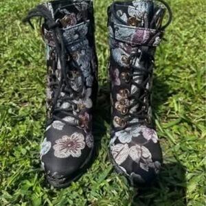 Boots Black Floral Lace-Up Combat Boots with Pink and Cream Embroidery